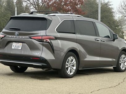 Used 2023 Toyota Sienna Platinum