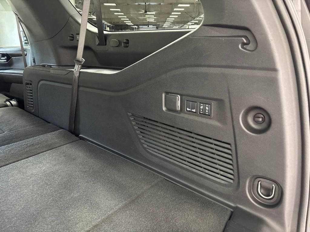 Used 2026 Chevrolet Suburban LT w/ Comfort Package AWD/4WD image 68