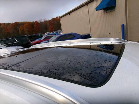 Used 2025 Cadillac XT4 Premium Luxury w/ Cold Weather Package image 8