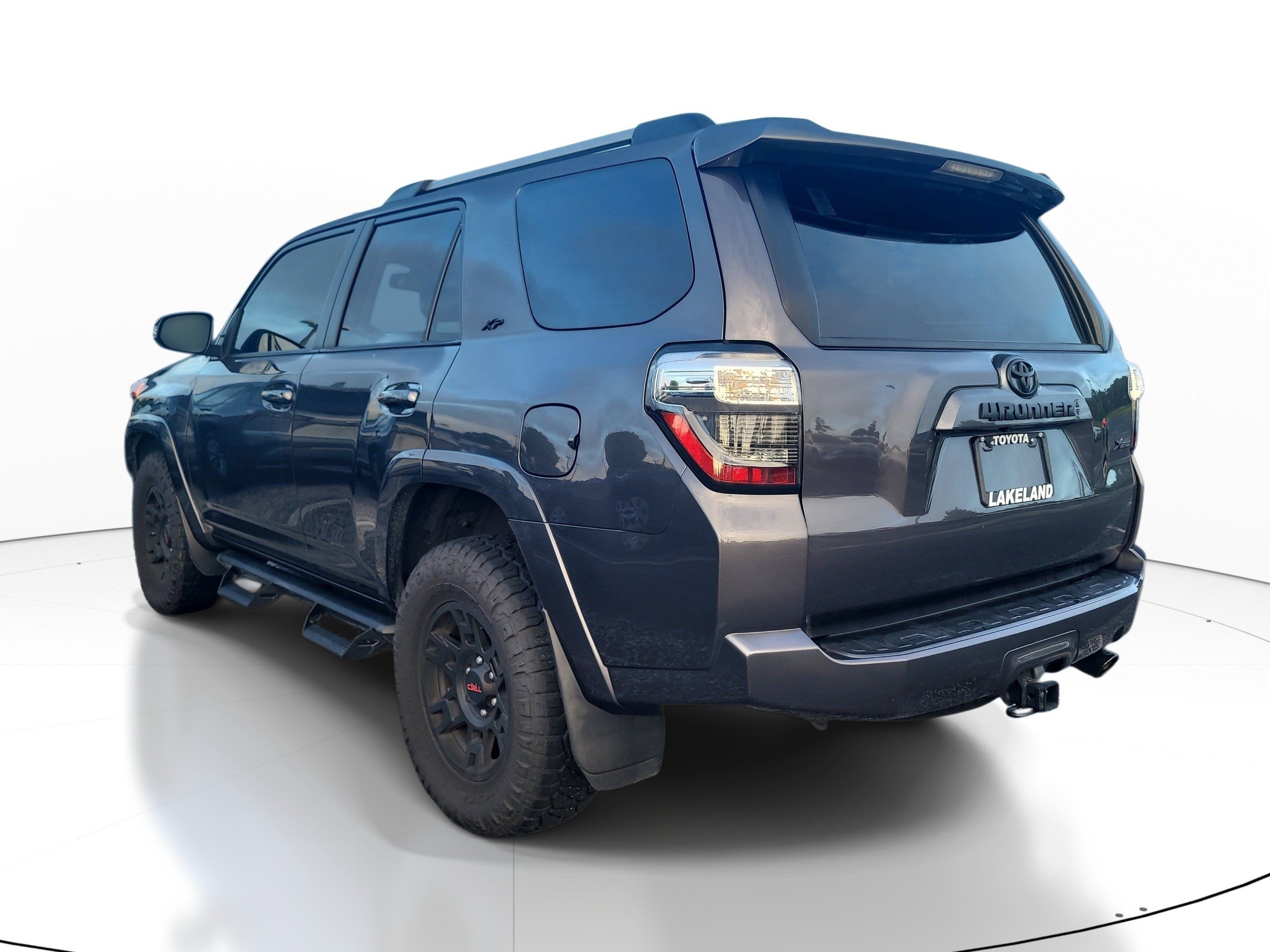 Used 2021 Toyota 4Runner SR5 Premium w/ Moonroof Package AWD/4WD image 5