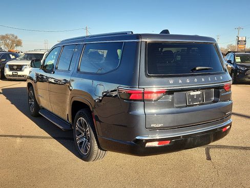 Used 2024 Jeep Wagoneer L Series II w/ Flexible Seating Group image 3