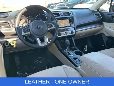Used 2017 Subaru Outback 2.5i Limited image 2