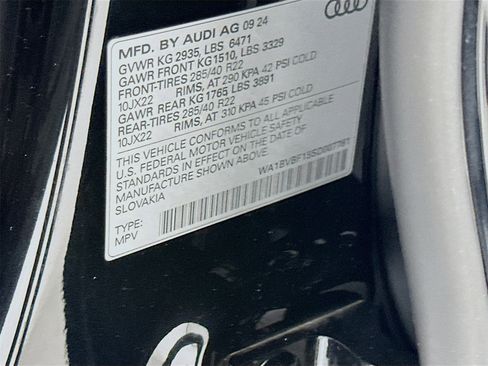 Used 2025 Audi Q8 Premium Plus image 34