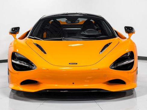 Used 2026 McLaren 750S RWD image 8