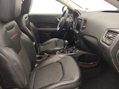 Used 2018 Jeep Compass Trailhawk AWD/4WD image 21