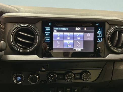 Used 2019 Toyota Tacoma TRD Off-Road w/ Technology Package AWD/4WD image 29
