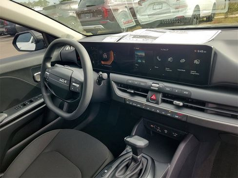 New 2026 Kia K4 LXS image 8