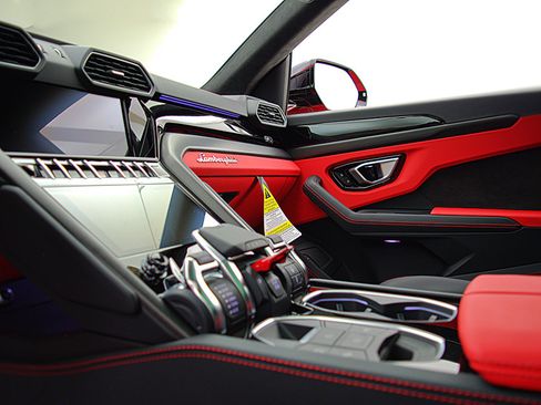 Used 2022 Lamborghini Urus image 48