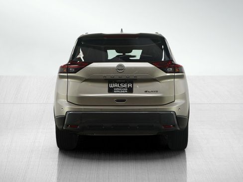 Used 2025 Nissan Rogue SL image 4