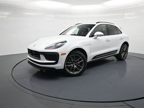 New 2026 Porsche Macan AWD/4WD image 1