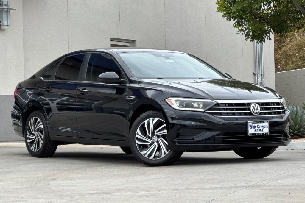 Used 2020 Volkswagen Jetta SEL FWD image 2