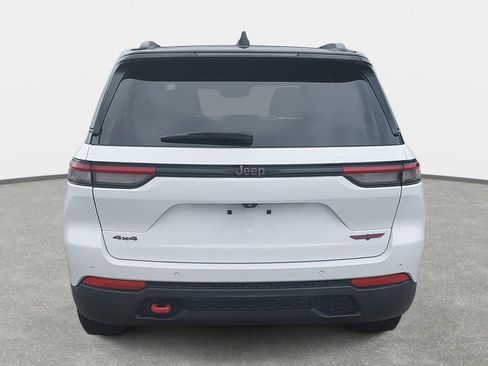 Used 2022 Jeep Grand Cherokee Trailhawk AWD/4WD image 6