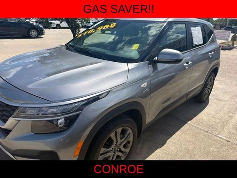 Used 2022 Kia Seltos LX AWD/4WD image 2