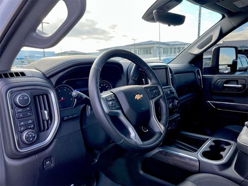 Used 2022 Chevrolet Silverado 3500 LTZ w/ LTZ Premium Package image 10