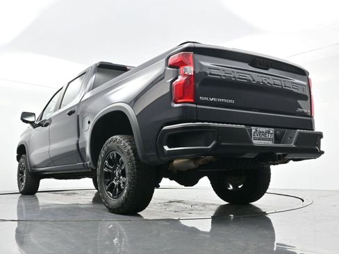 Used 2022 Chevrolet Silverado 1500 ZR2 w/ Technology Package image 46