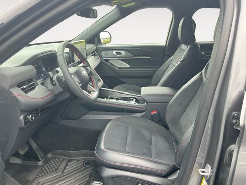 Used 2025 Ford Explorer ST w/ Sun And Sound Package AWD/4WD image 9