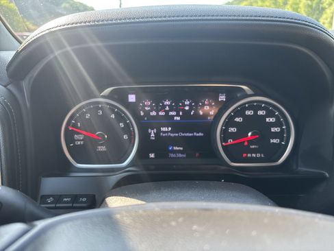Used 2020 Chevrolet Silverado 1500 High Country w/ Technology Package AWD/4WD image 18