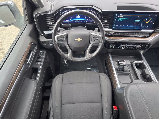 Used 2023 Chevrolet Silverado 1500 LT AWD/4WD image 4