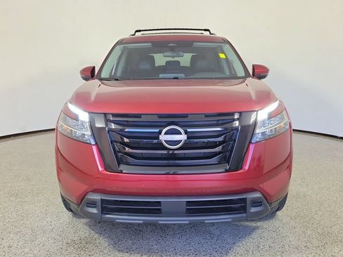 Used 2022 Nissan Pathfinder SV w/ SV Black Package FWD image 3