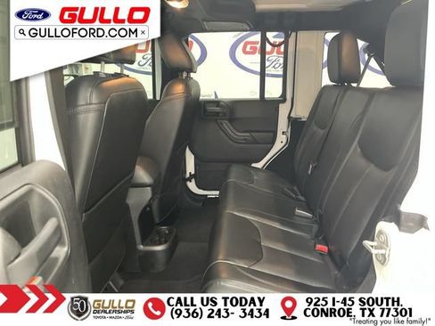 Used 2017 Jeep Wrangler Unlimited Sahara AWD/4WD image 14