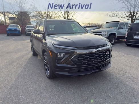 Certified 2025 Chevrolet TrailBlazer RS w/ Convenience Package image 2