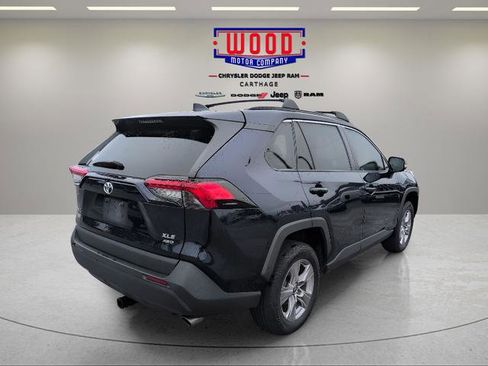 Used 2022 Toyota RAV4 XLE AWD/4WD image 3