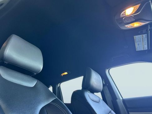 Used 2025 Jeep Compass Limited image 26