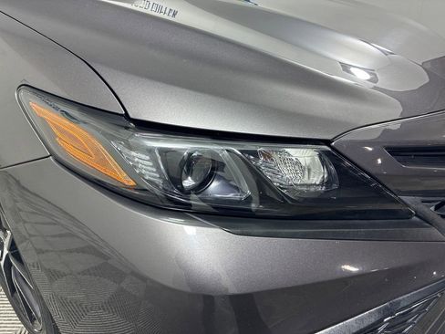 Used 2024 Toyota Camry SE image 4