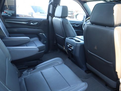 Used 2021 GMC Yukon Denali w/ Denali Premium Package AWD/4WD image 39