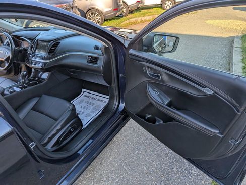 Used 2018 Chevrolet Impala LT FWD image 36