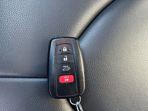 Used 2022 Toyota Highlander XLE image 33