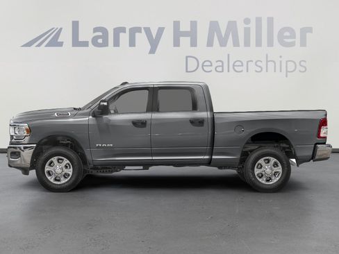 Used 2024 RAM 2500 Big Horn w/ Bed Utility Group image 3