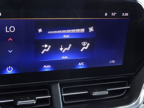 Used 2026 Chevrolet Trax ACTIV w/ Sunroof Package image 23