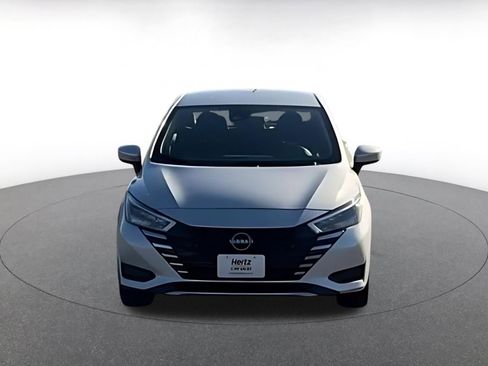 Used 2025 Nissan Versa SV image 2