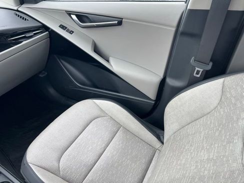 Certified 2024 Kia Niro Wave w/ Wave Preserve Package image 11