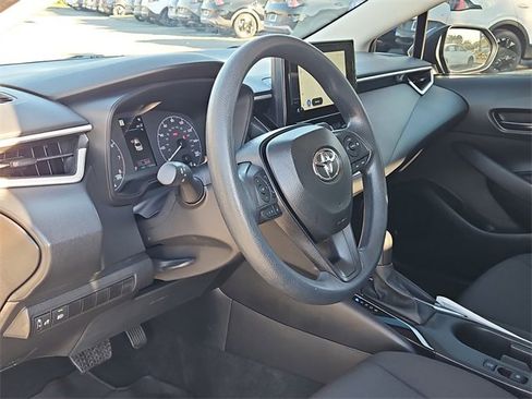 Used 2025 Toyota Corolla LE image 14