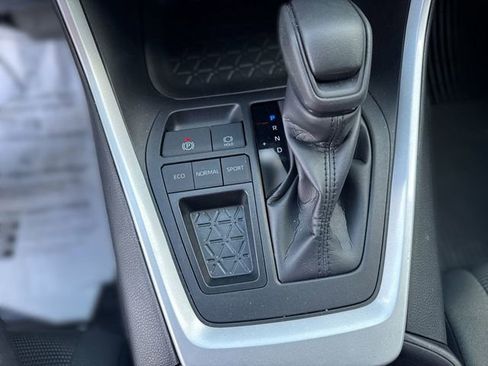 Used 2024 Toyota RAV4 LE FWD image 28