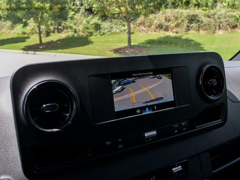 Used 2024 Mercedes-Benz Sprinter 2500 image 21