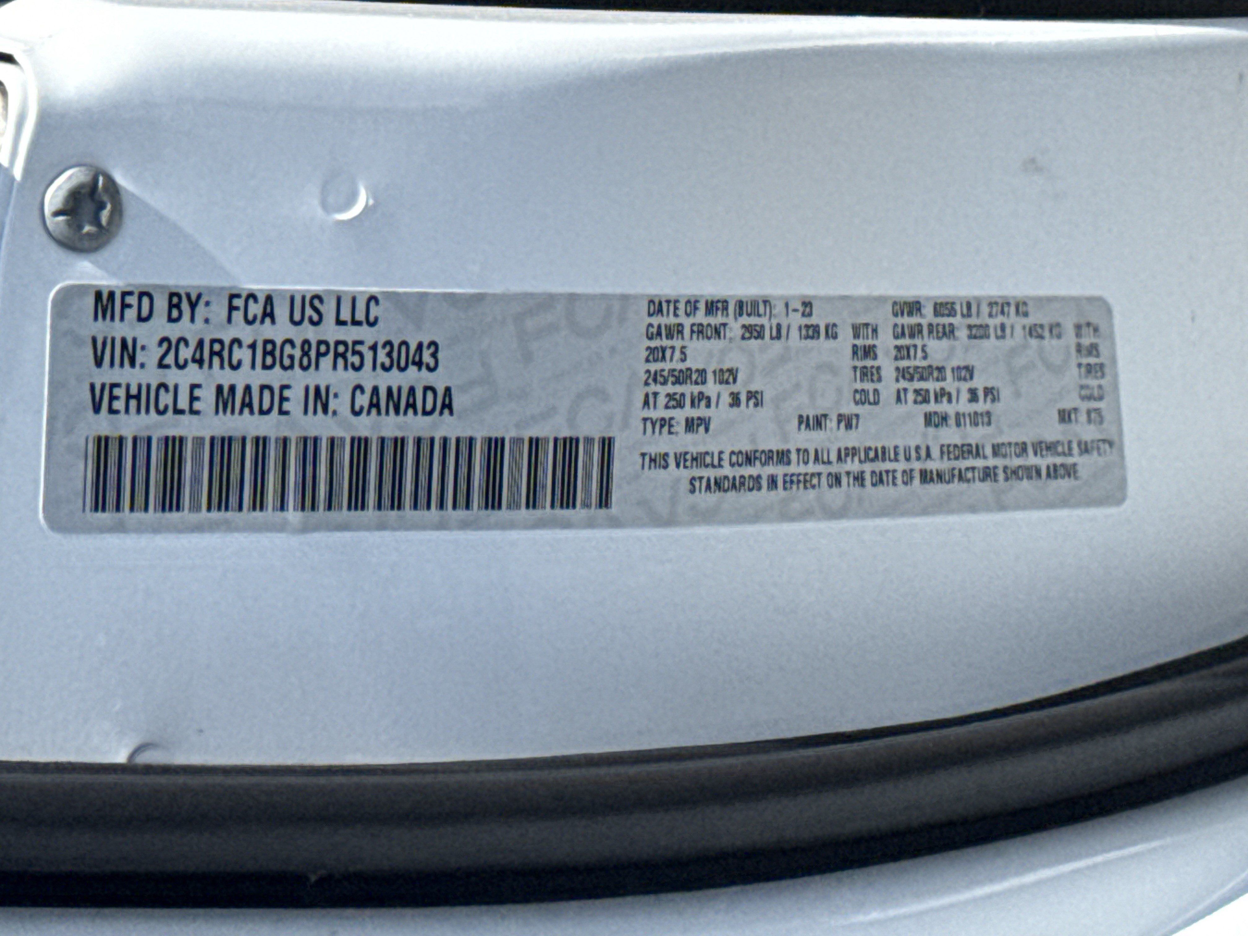Used 2023 Chrysler Pacifica Touring-L w/ S Appearance Package FWD image 33