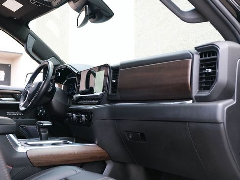 Used 2023 Chevrolet Silverado 1500 High Country image 33