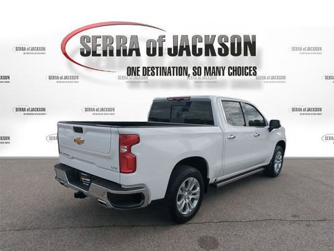 Used 2025 Chevrolet Silverado 1500 LTZ w/ LTZ Premium Package image 9