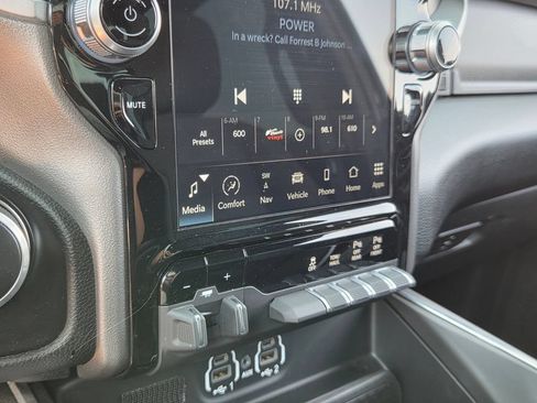 Used 2024 RAM 2500 Big Horn w/ Night Edition AWD/4WD image 20