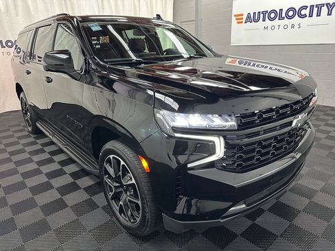 Used 2023 Chevrolet Suburban RST w/ Sport Performance Package AWD/4WD image 3