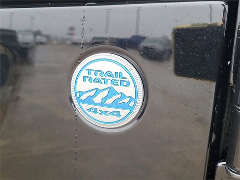 Used 2023 Jeep Wrangler Sahara image 11