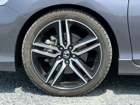 Used 2017 Honda Accord Sport image 12