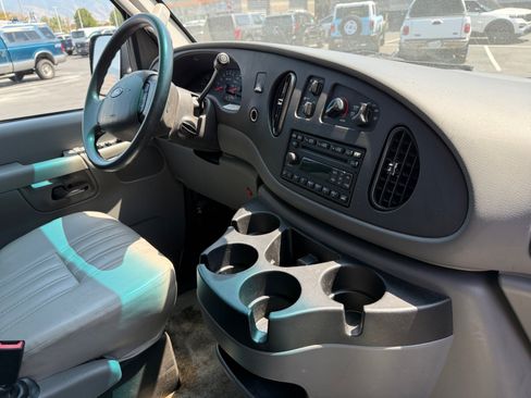 Used 2008 Ford E-250 and Econoline 250 Extended RWD image 32