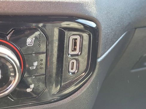 Used 2022 Chevrolet Silverado 1500 ZR2 w/ Technology Package image 20