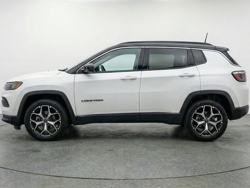 Used 2025 Jeep Compass Limited image 5