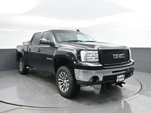 Used 2010 GMC Sierra 1500 SLT w/ All-Terrain Package AWD/4WD image 4
