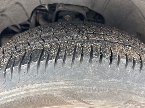 Used 2018 GMC Canyon SLT image 13